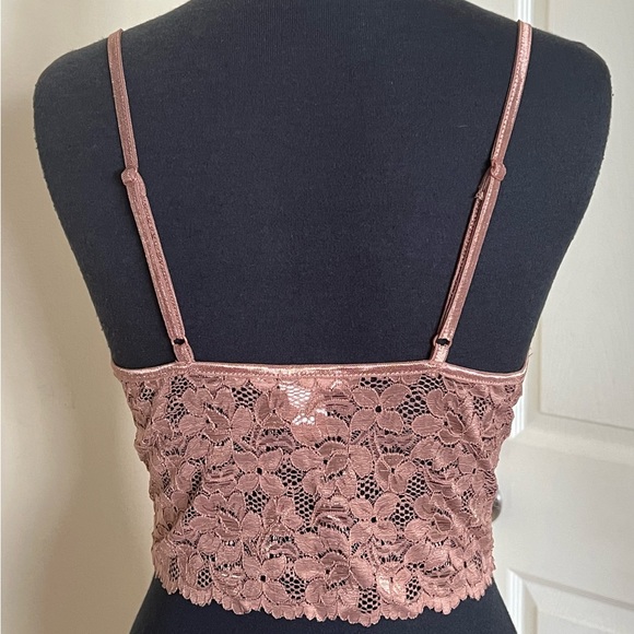 Lace Thin Strap Cropped Top with Padded Cups - Picture 4 of 6